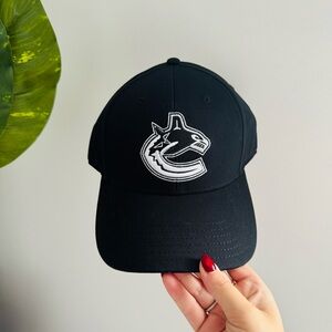 NHL | Official NHL Vancouver Canucks Black Adjustable Cap